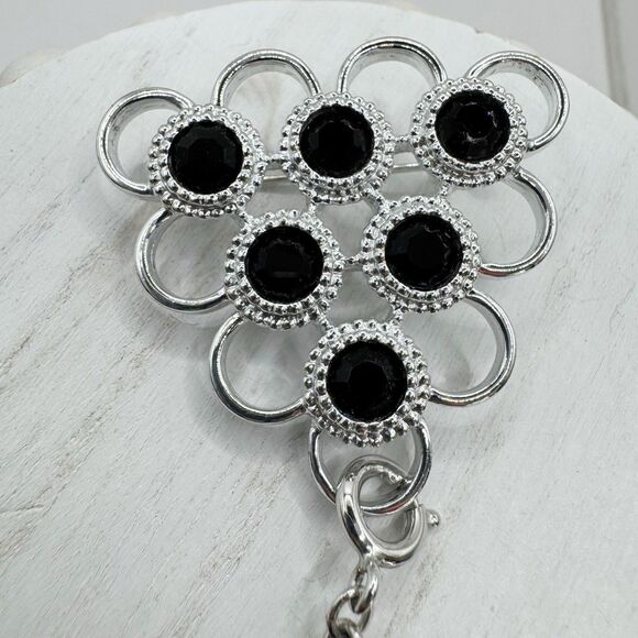 Vtg Sarah Coventry Black Charmer Brooch Dangle Silvertone Detachable Charm - Picture 4 of 9